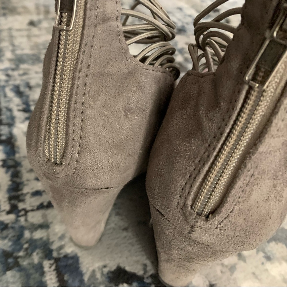 Shoes - Picture 7 of 9